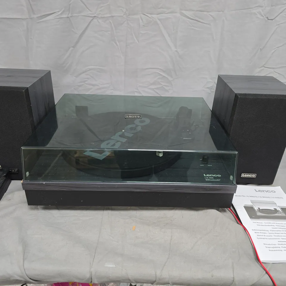 LENCO LS-300 BLUETOOTH TURNTABLE SYSTEM WITH TWO SPEAKERS