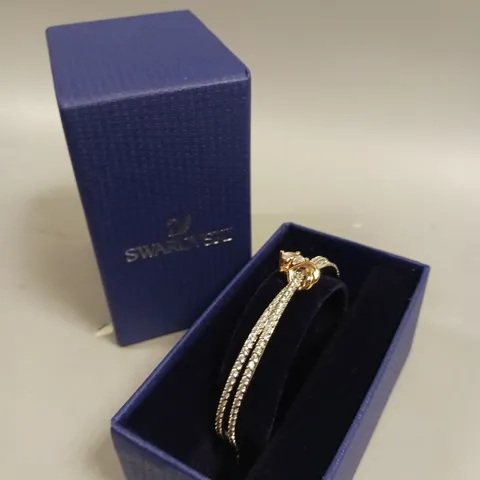 SWAROVSKI STONE PENDANT TWIST BRACELET