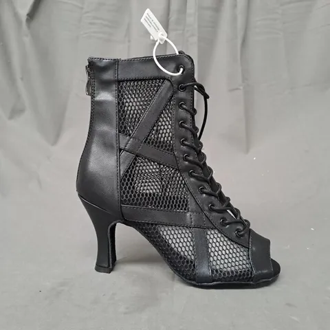 BOXED PAIR OF DANCEANDSWAY PEEP TOE HEELED MESH SHOES IN BLACK UK SIZE 4