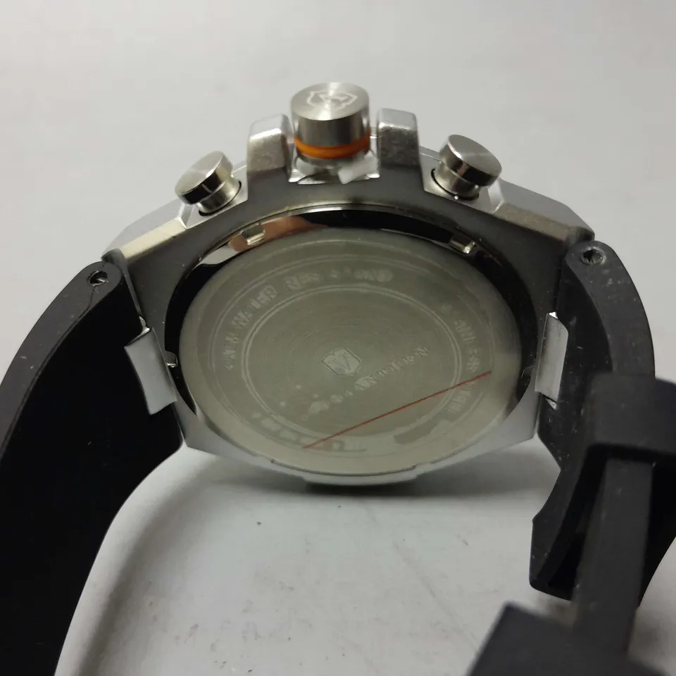 MENS VONLANTHEN CHRONOGRAPH WATCH – V200 – TEXTURED DIAL – 3ATM WATER RESISTANT – BLACK RUBBER STRAP