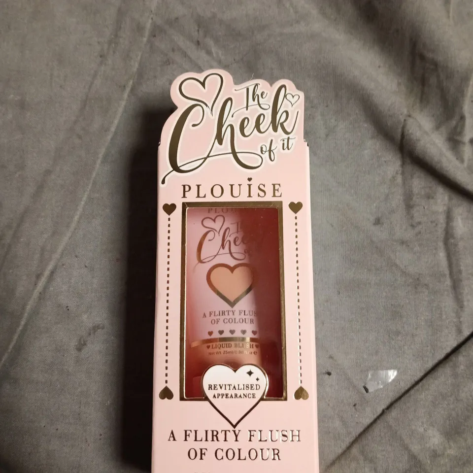 PLOUISE GIFT BOX SET TO INCLUDE:3X LIP CONDITIONER,  COTTON PADS, CLEANSER, EYE PALETTE,  AFTER DARK SKINCARE SET, JELLY REMOVER, MAKEUP MELTER, BODY BUTTER, LIQUID BLUSH AND HAND CREAM