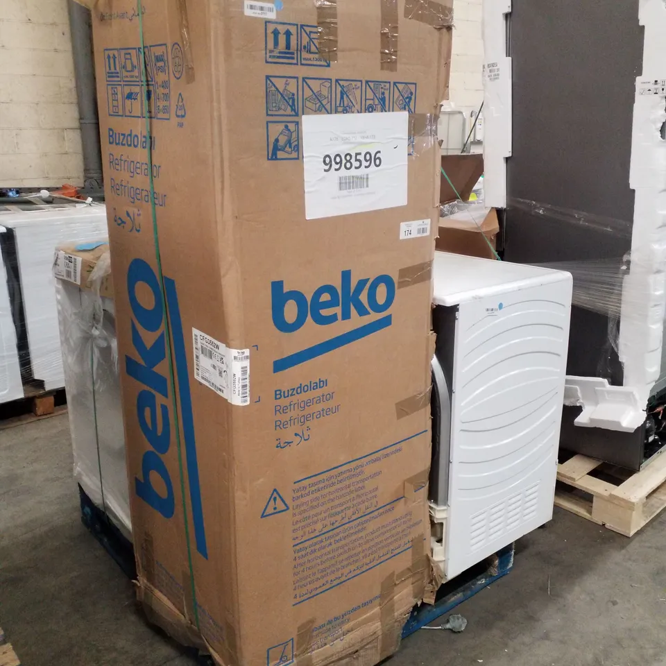 PALLET OF APPROXIMATELY 4 UNPROCESSED RAW RETURN HOUSEHOLD AND ELECTRICAL GOODS TO INCLUDE;