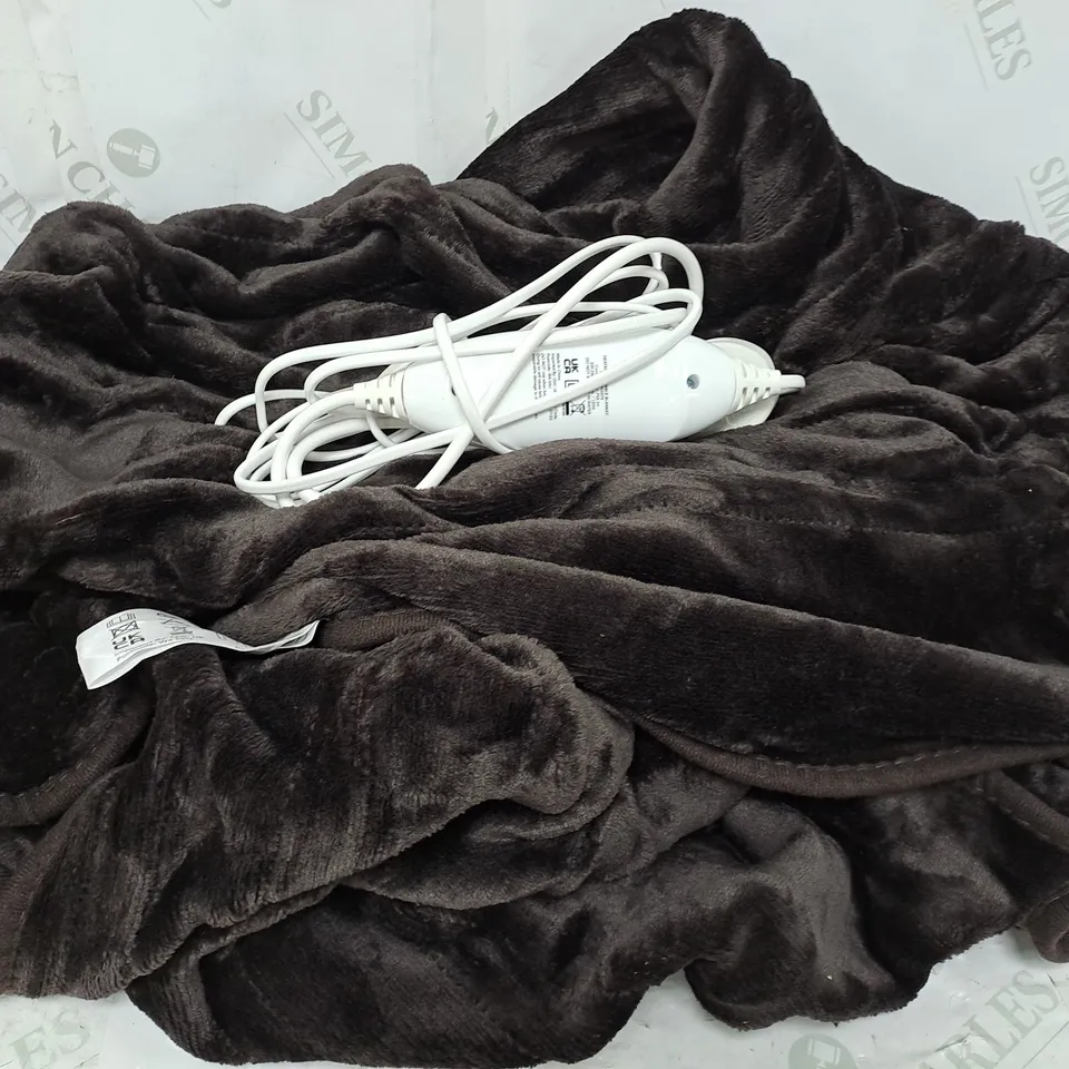 BOXED COZEE HOME HEATED TV BLANKET IN CHOCOLATE