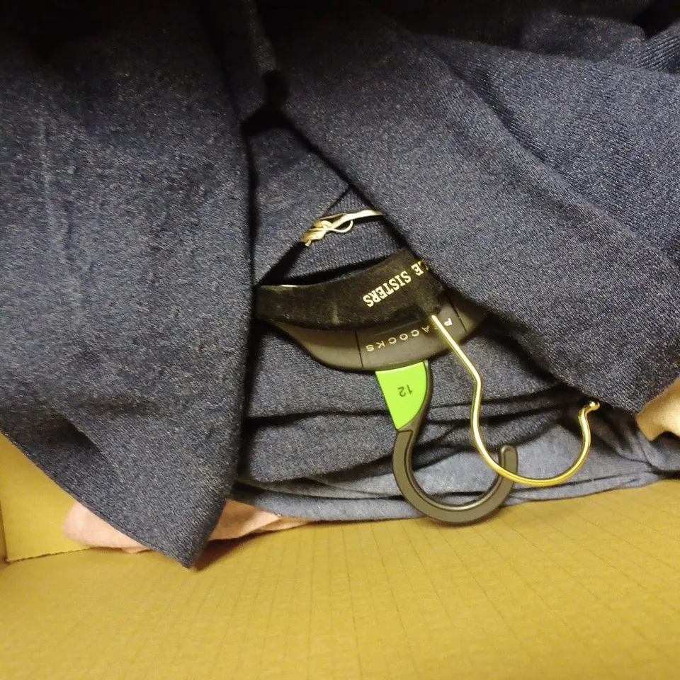 BOX OF APPROX 5 ASSORTED PAIRS OF MAISON DE NIMES TROUSERS IN VARIOUS SIZES AND COLOURS