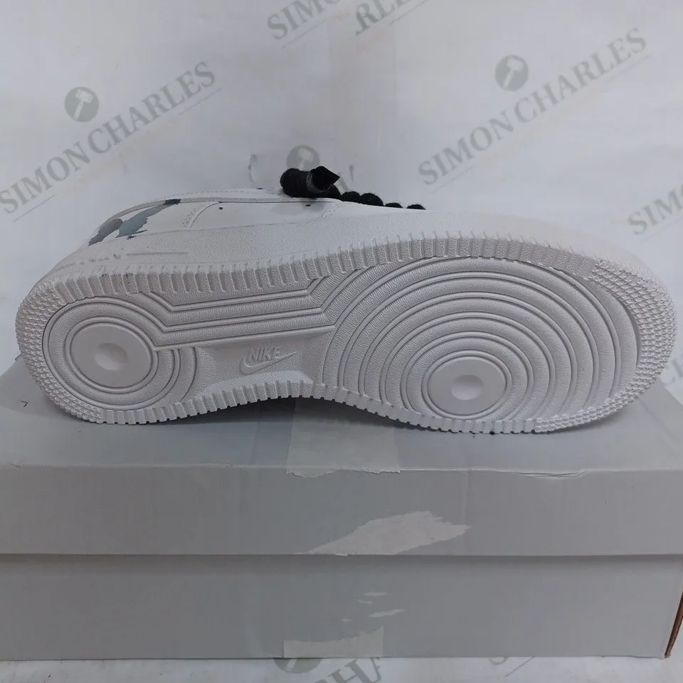 NIKE AIR FORCE 1 07 IN WHITE - UK 8