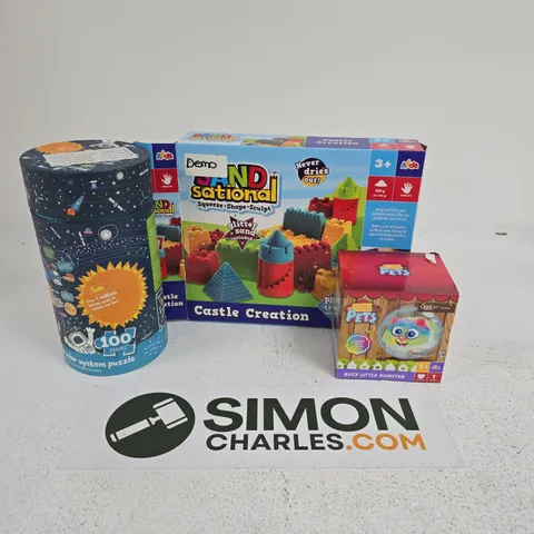 APPROXIMATELY 7 ASSORTED TOYS & GAMES PRODUCTS TO INCLUDE SAND SATIONAL, BUSY LITTLE HAMSTER, THE SOLAR SYSTEM PUZZLE, ETC - COLLECTION ONLY