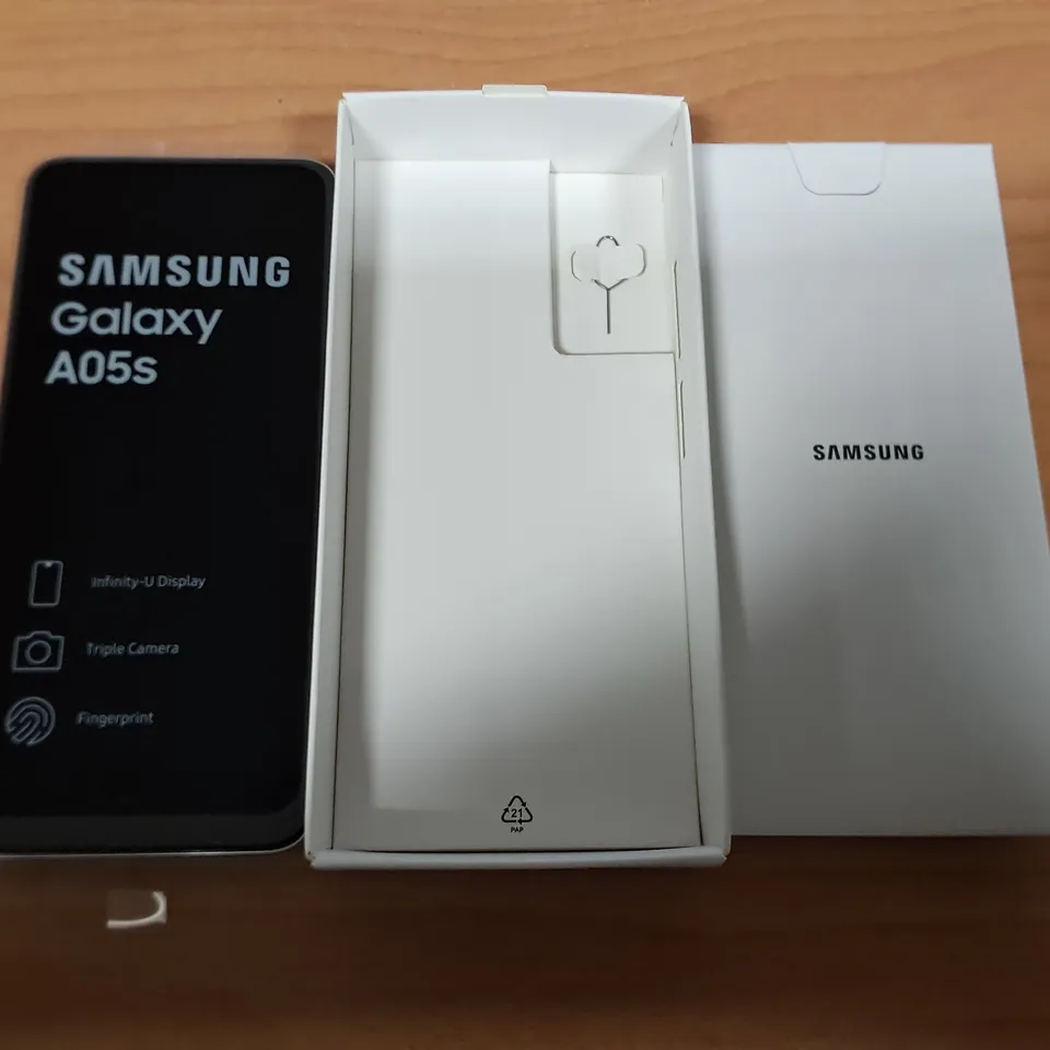 BOXED SAMSUNG GALAXY A05S 4GB/64GB IN SILVER - SM-A057F