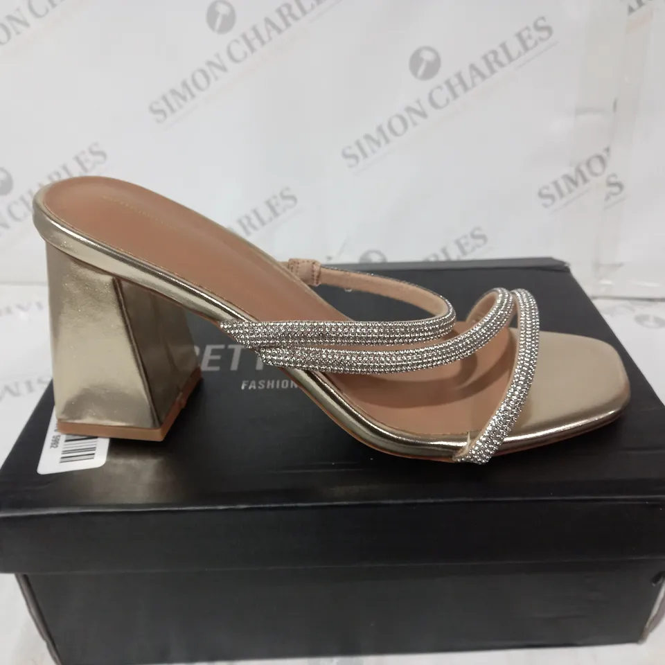 PLT GOLD SQUARE TOE DIMANTE STRAP SIZE 6