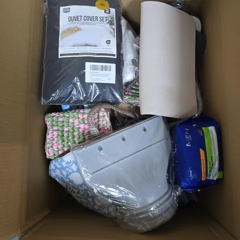 BOX CONTAINING A MIX OF APPROXIMATELY 15 ITEMS INCLUDING BEDDING, MILK FROTHER, TOWELS ETC.