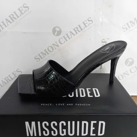 BOXED MISSGUIDED SQUARE TOE LOW HEEL TEXTUREED SHOES, BLACK - SIZE 7
