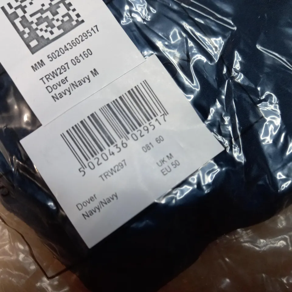 PACKAGED REGATTA PROFESSIONAL NAVY WATERPROOF INSULATED JACKET - MEDIUM