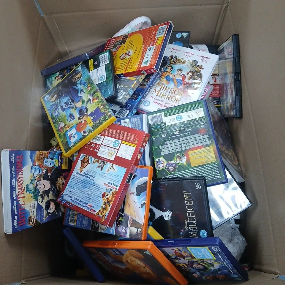 BOX OF APPROXIMATELY 10 ASSORTED ITEMS INCLUDING A DRYWIPE MARKER, JEE JAM REFUSE SACKS AND A WICKFORD & CO GINGERBREAD CANDLE
