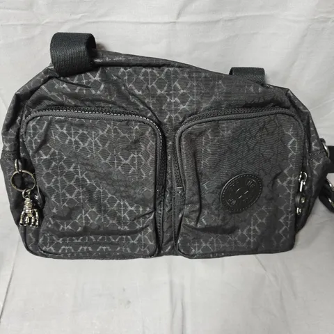 KIPLING CROSSBODY BAG WITH MONKEY CHARM – BLACK/GRAY MONOGRAM PATTERN