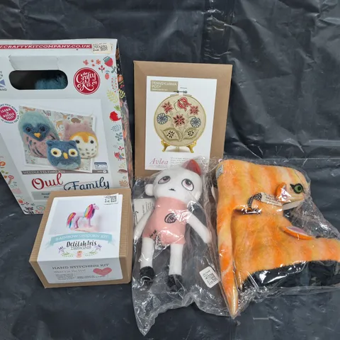 BOX OF ASSORTED ITEMS TO INCLUDE TEDDIES, SLIPPERS AND NEEDLE FELTING KIT