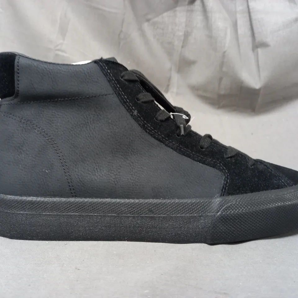 PAIR OF ZARA HIGH TOP SHOES IN BLACK UK SIZE 9