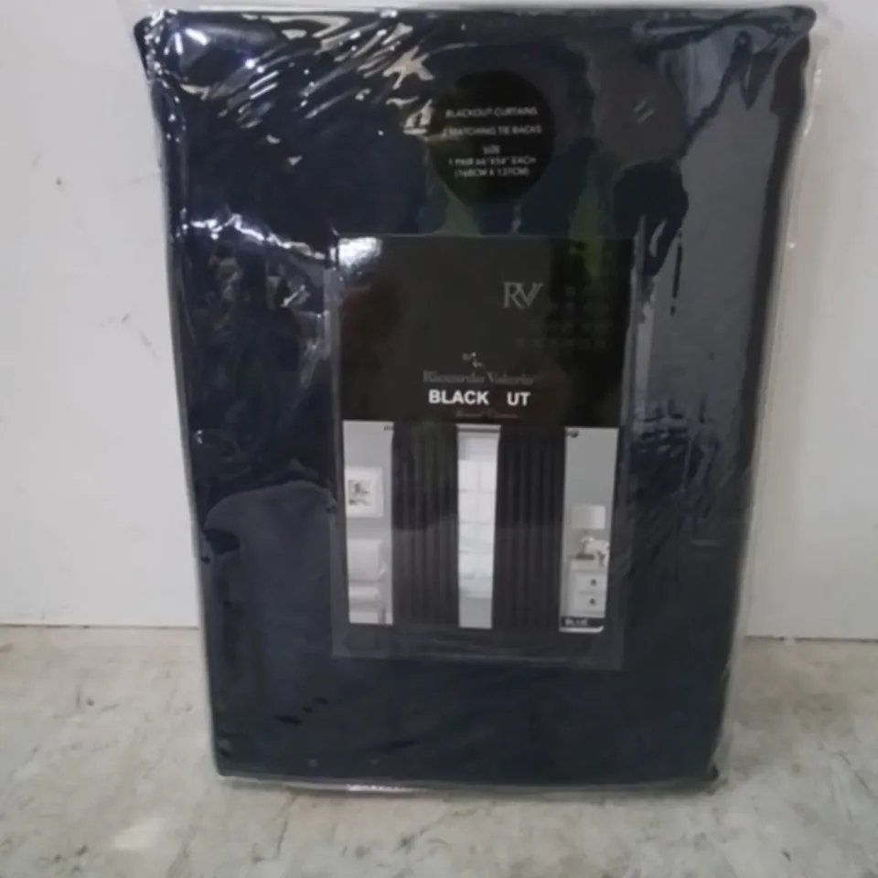 BAGGED DESMARIAH BLACKOUT PENCIL PLEATED CURTAINS // SIZE: 168 X 137CM 