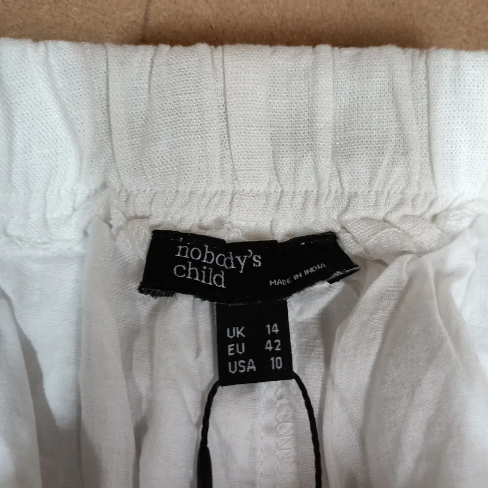NOBODY'S CHILD WHITE SHORTS – UK 14 (EU 42, USA 10)