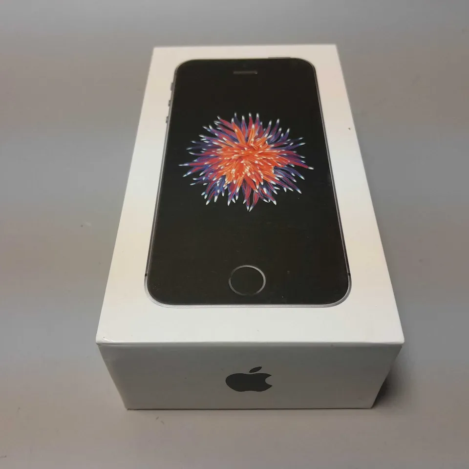 BOXED APPLE IPHONE SE SMARTPHONE