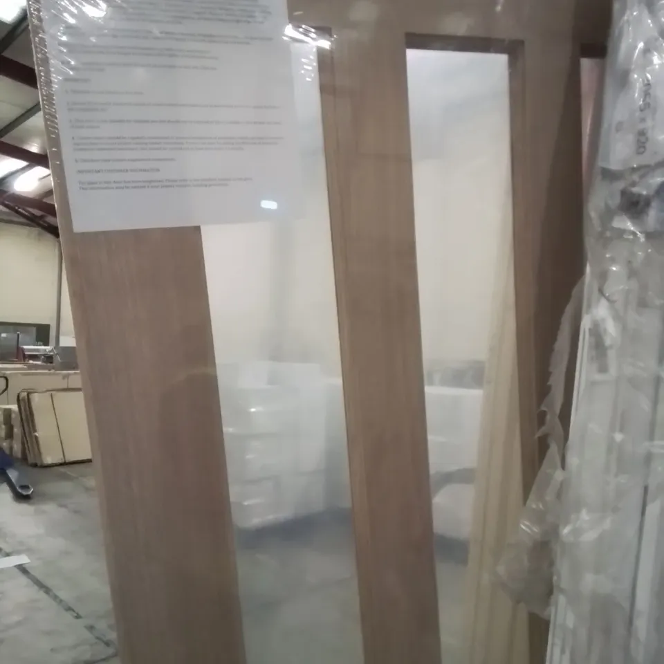VERTICAL 3 GLAZED PANEL OAK VENEER INTERNAL DOOR 1981 × 838