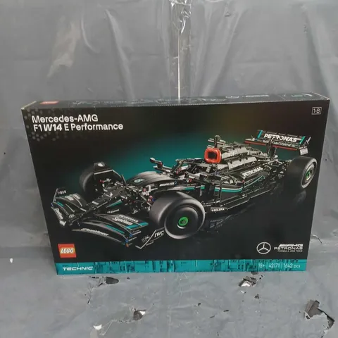 BOXED LEGO BOXED MERCEDES AMG F1 W14 PULL-BACK - 42165