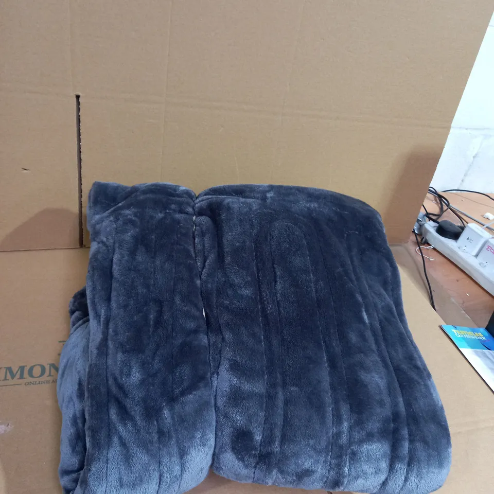 GREY HEATED BLANKET 