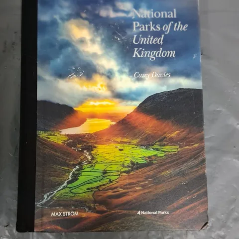 NATIONAL PARKS OF THE UK BY CAREY DAVIS