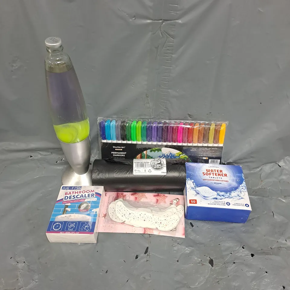 APPROXIMATELY 10 ASSORTED HOUSEHOLD PRODUCTS TO INCLUDE GLITTER FRECKLES, BIN BAG, PERMANENT MARKERS, ETC - COLLECTION ONLY