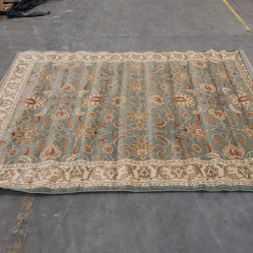 BOULDER BROOK ORIENTAL MACHINE WOVEN AREA RUG // SIZE: 240 X 340cm
