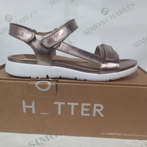 BOXED PAIR OF HOTTER OPEN TOE SANDALS IN METALLIC ROSE GOLD COLOUR UK SIZE 8