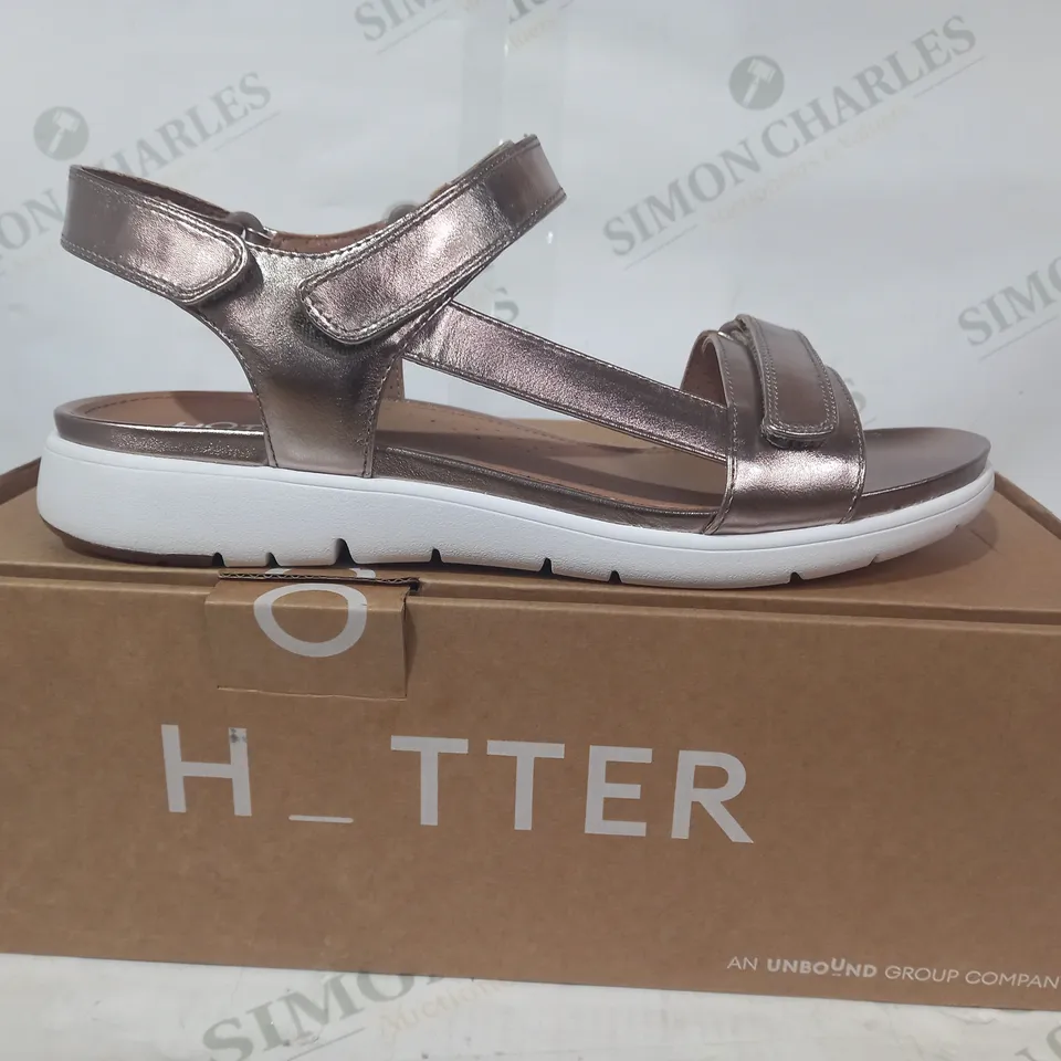 BOXED PAIR OF HOTTER OPEN TOE SANDALS IN METALLIC ROSE GOLD COLOUR UK SIZE 8