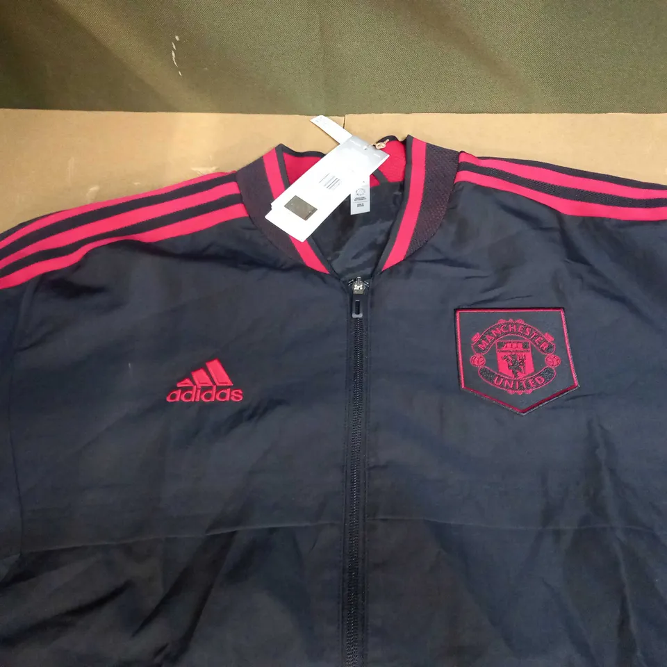 MANCHESTER UNITED FC TRANING JACKET SIZE XXL
