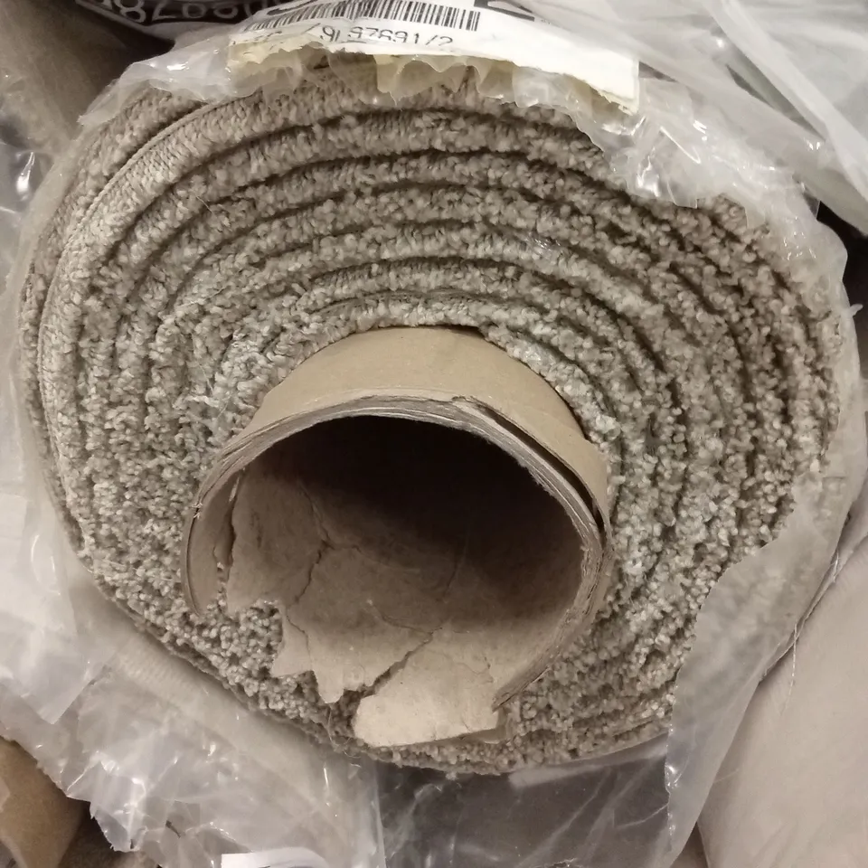 ROLL OF QUALITY FIRST IMPRESSIONS HUMBLE CARPET // APPROX SIZE: 4 X 5.2m