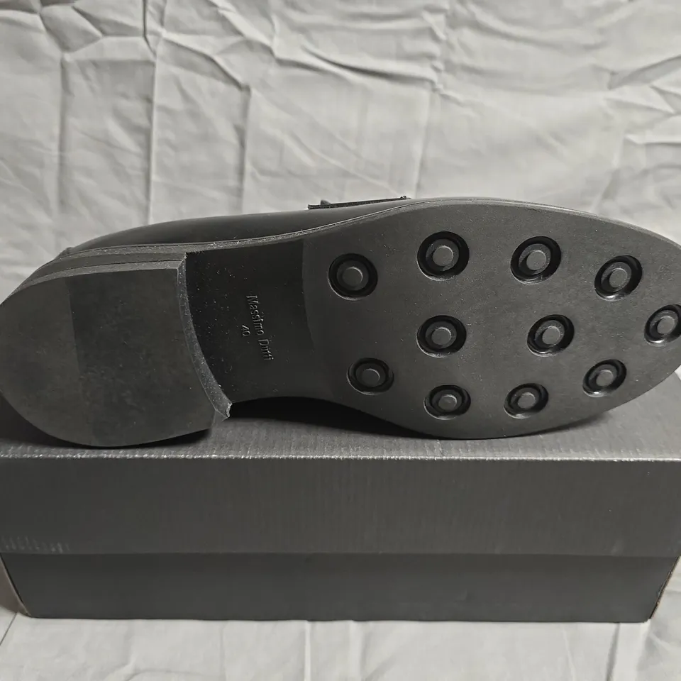 BOXED PAIR OF MASSIMO DUTTI BLACK LEATHER LOAFERS - UK SIZE 40