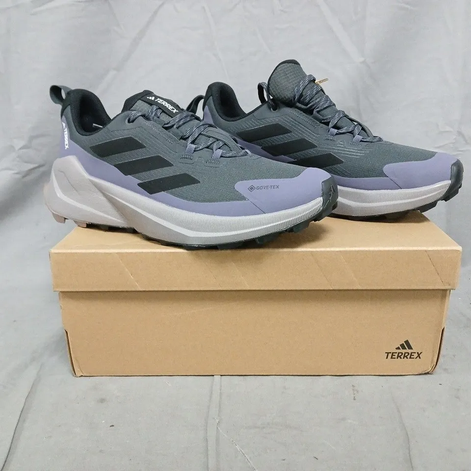 BOXED PAIR OF TERREX TRAILMAKER 2 GTX TRAINERS IN CARBON/PURPLE SIZE UK 7