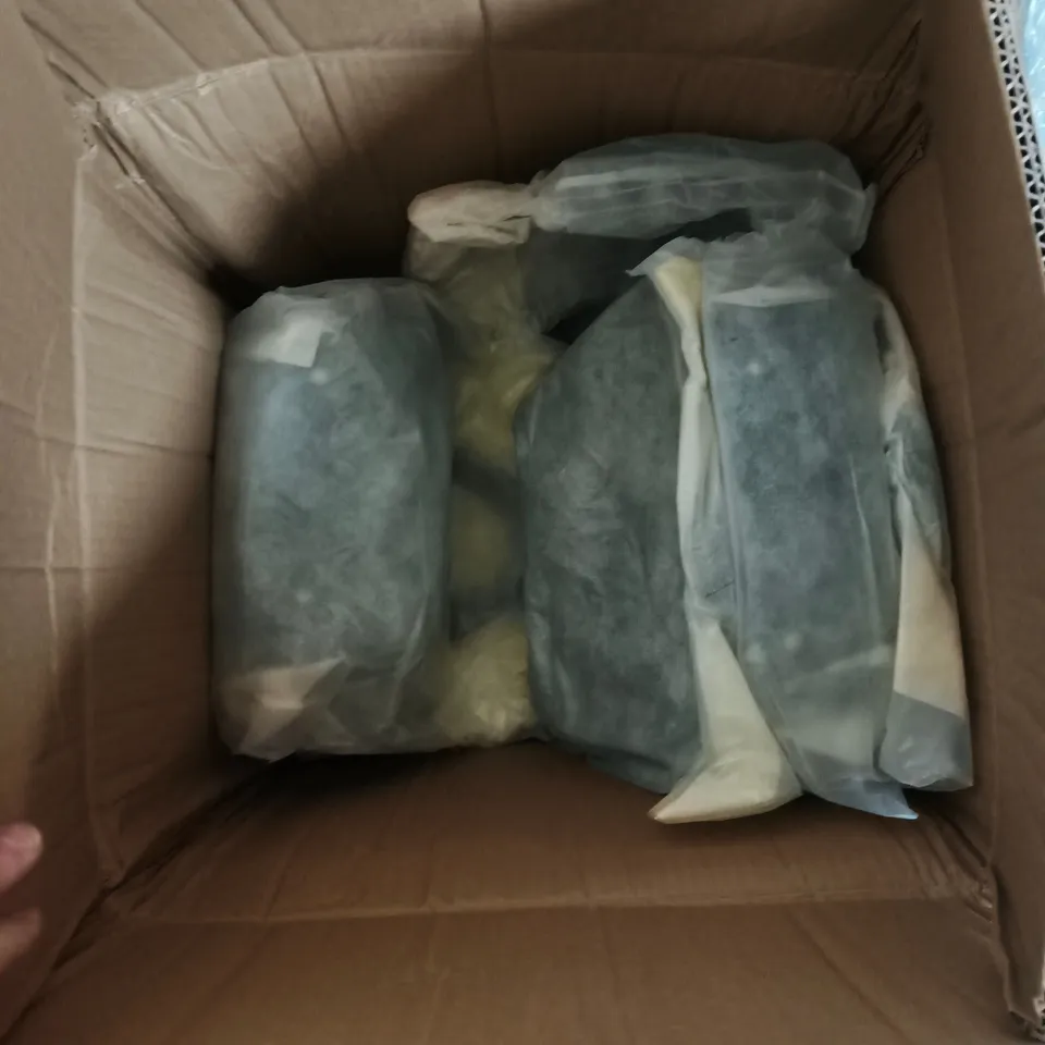 BOX OF APPROXIMATELY 10 X NAVY BLUE WOVEN HANDBAG 