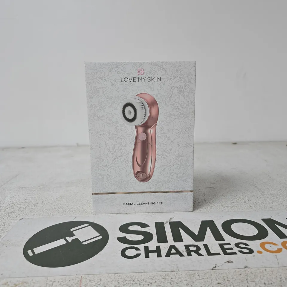 LOVE MY SKIN FACIAL CLEANSING SET – PINK ROSE-GOLD DEVICE (BOXED)