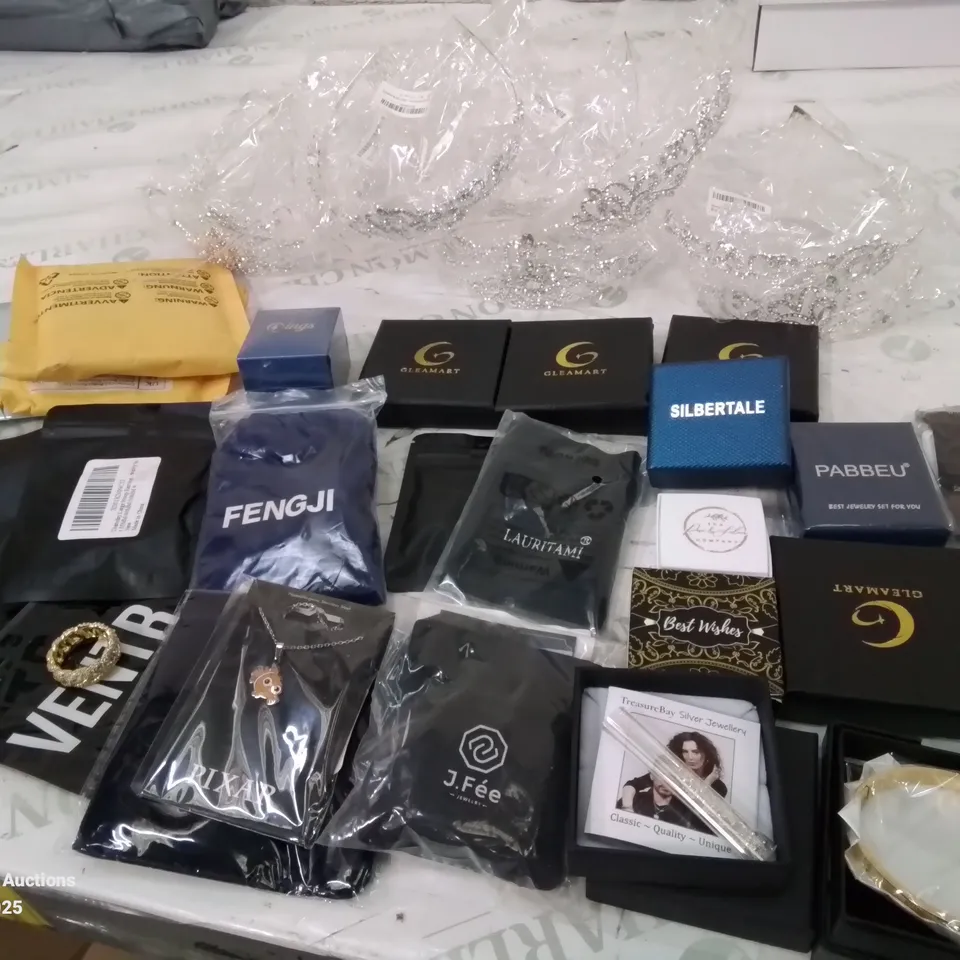 BOX CONTAINING LARGE AMOUNT OF MIXED FASHION ITEMS TO INCLUDE: LARGE AMOUNT OF BOXED SILVER PLATE AND COSTUME JEWELLERY, AND ASSORTED CLOTHING ITEMS