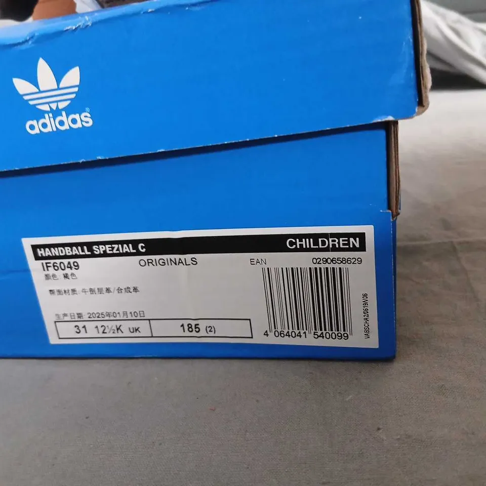ADIDAS HANDBALL SPEZIAL C KIDS TRAINERS – BROWN SUEDE, WHITE STRIPE, GUM SOLE SIZE KIDS 12.5