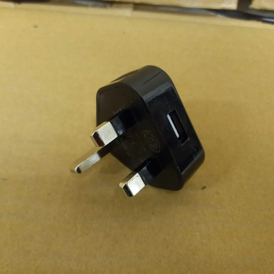 USB CHARGER PLUG UK