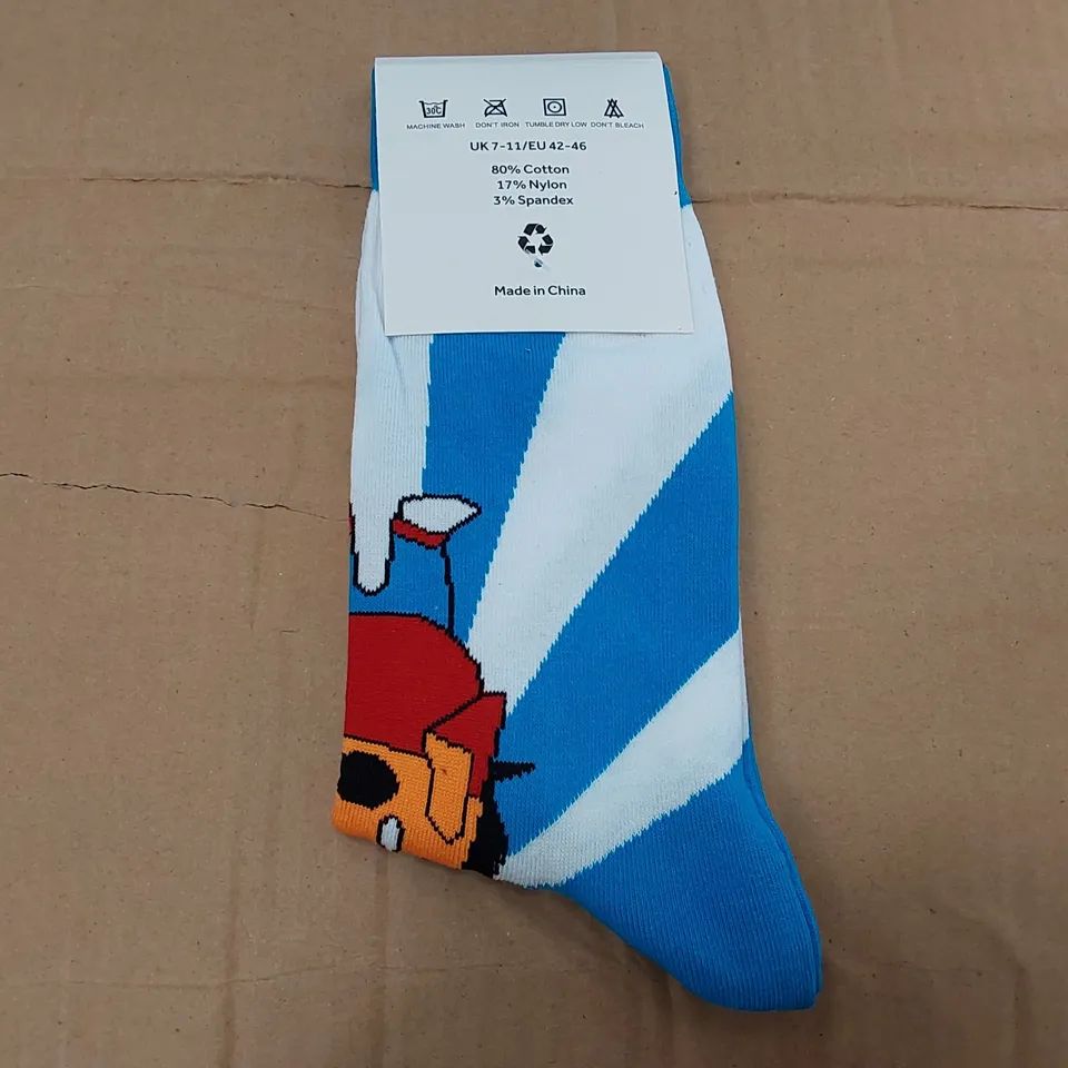 BOX OF APPROXIMATELY 360 PAIRS OF BRAND NEW BIER CO SOCKS (1 BOX)