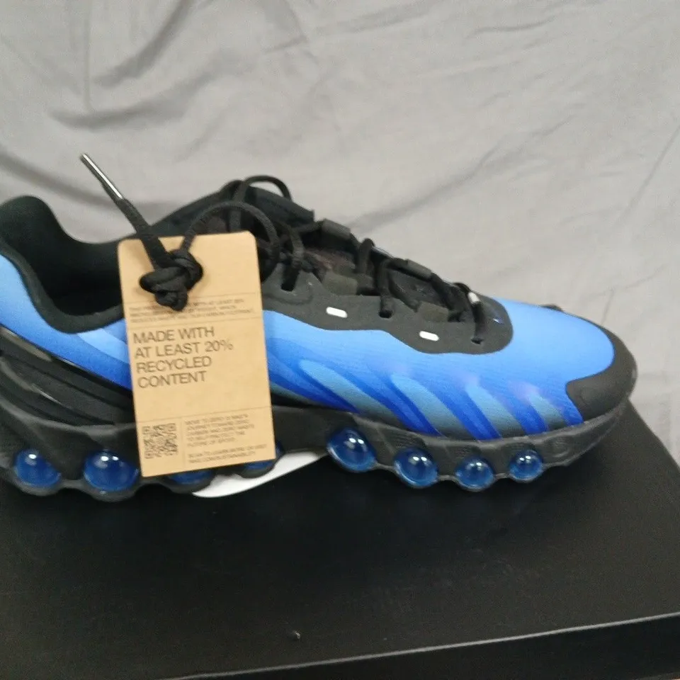 BOXE NIKE AIR MAX DN8 TRAINERS IN BLUE/BLACK - UK 12