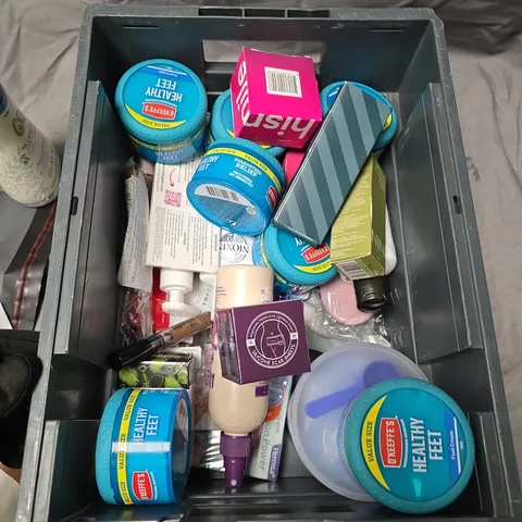 HEALTH & BEAUTY LOT: MUSTELA BABY WASH, ENT COSMETICS SOFT FOCUS POWDER & SKINCARE ITEMS