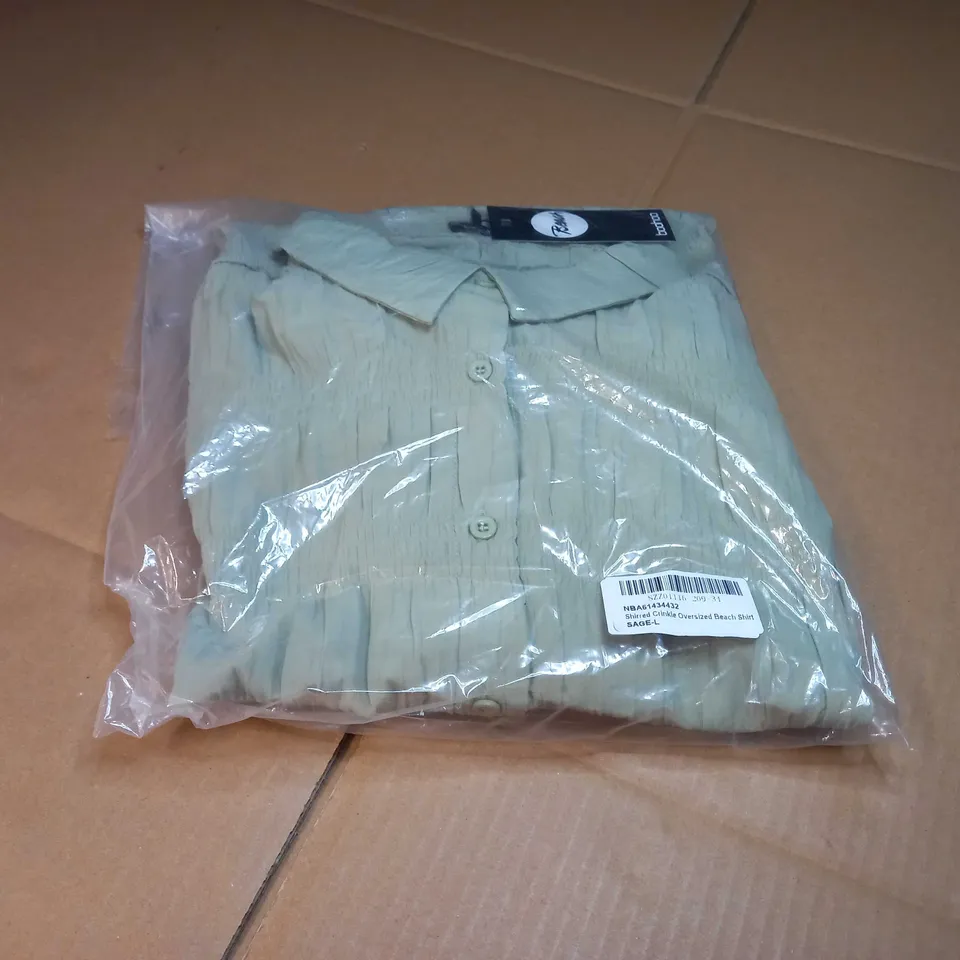 PACKAGED BOOHOO SAGE SHIRRED CRINKLE OVERSIZED BEACH SHIRT - LARGE