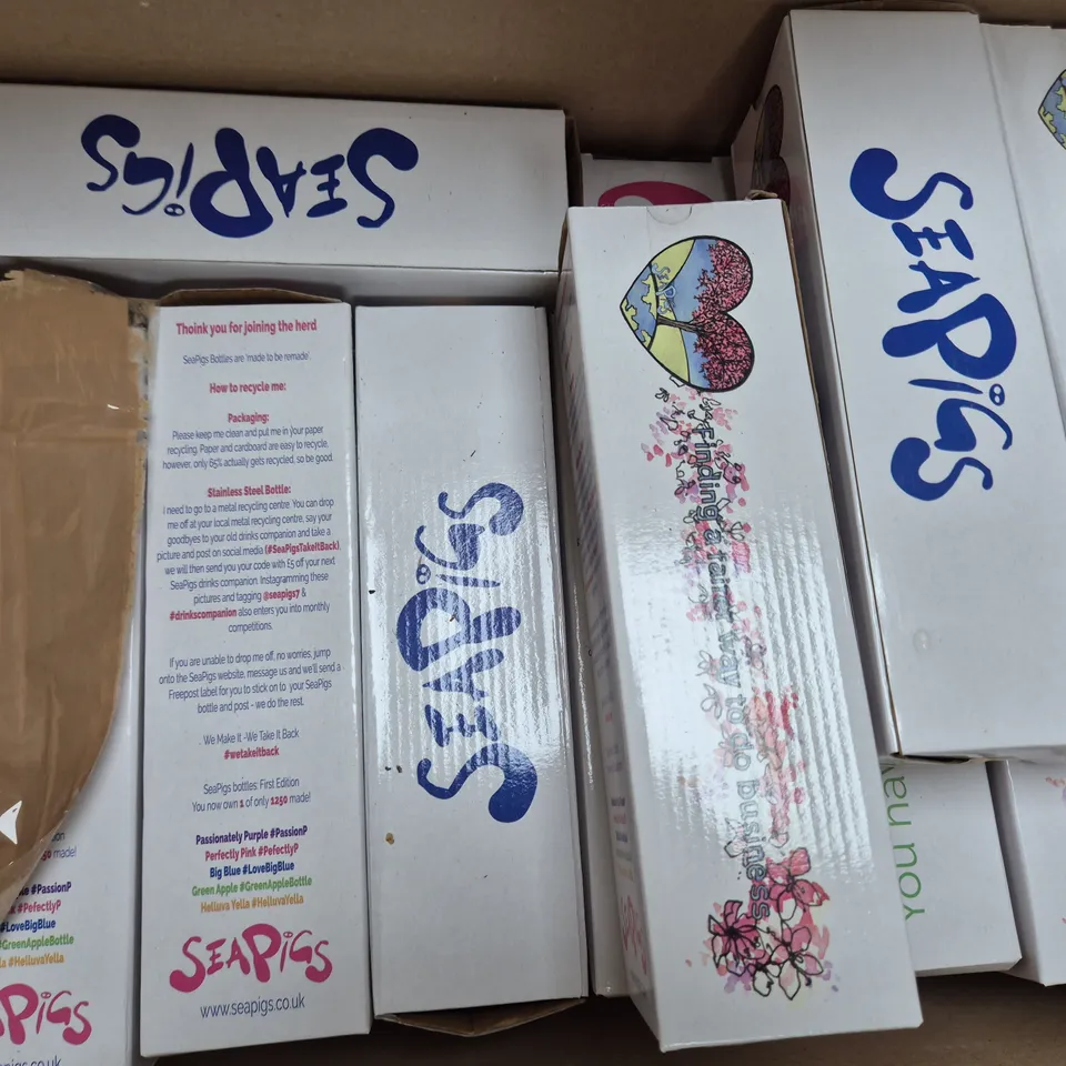 BOX OF APPROXIMATELY 30 SEAPIGS WATER BOTTLES IN YELLOW