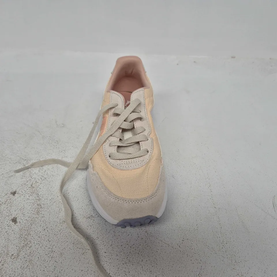 PAIR OF PUMA R78 SPECIAL SNEAKERS IN WHITE - UK 5