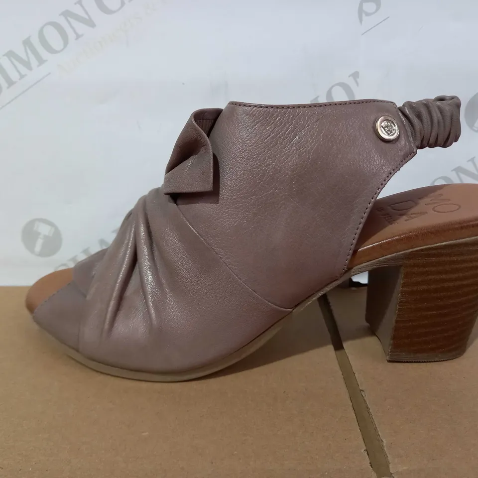 MODA IN PELLE PAIR OF TWIST FRONT HIGH VAMP SANDALS (TAUPE, LEATHER), SIZE 5 UK