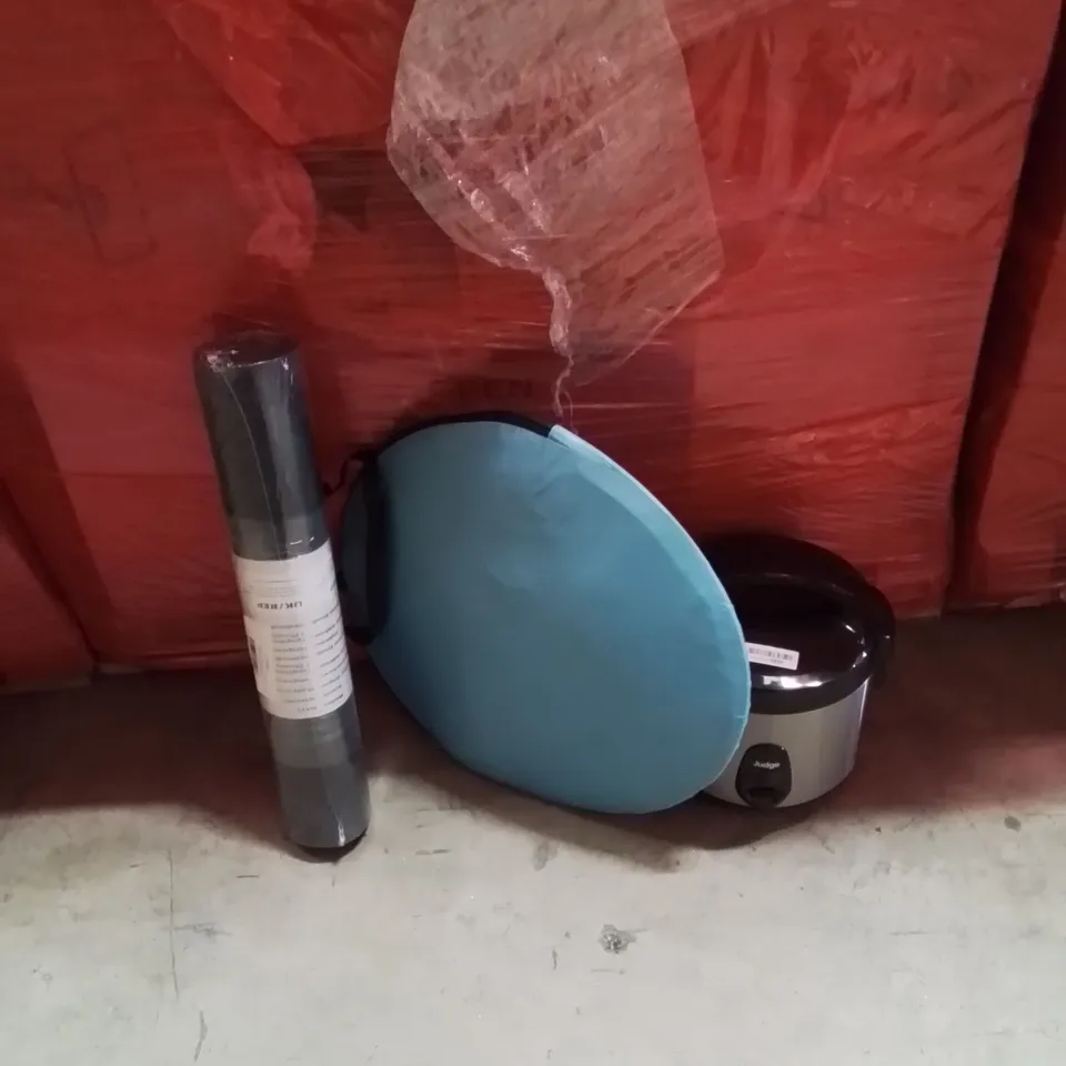 PALLET OF ASSORTED HOUSEHOLD GOODS AND PRODUCTS TO INCLUDE;POPUP TENT,SLOW COOKER,CHAIR MAT