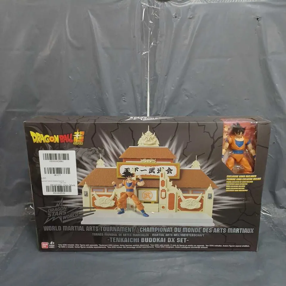 DRAGON BALL TENKAICHI BUDOKAI PLAYSET WITH FIGURES