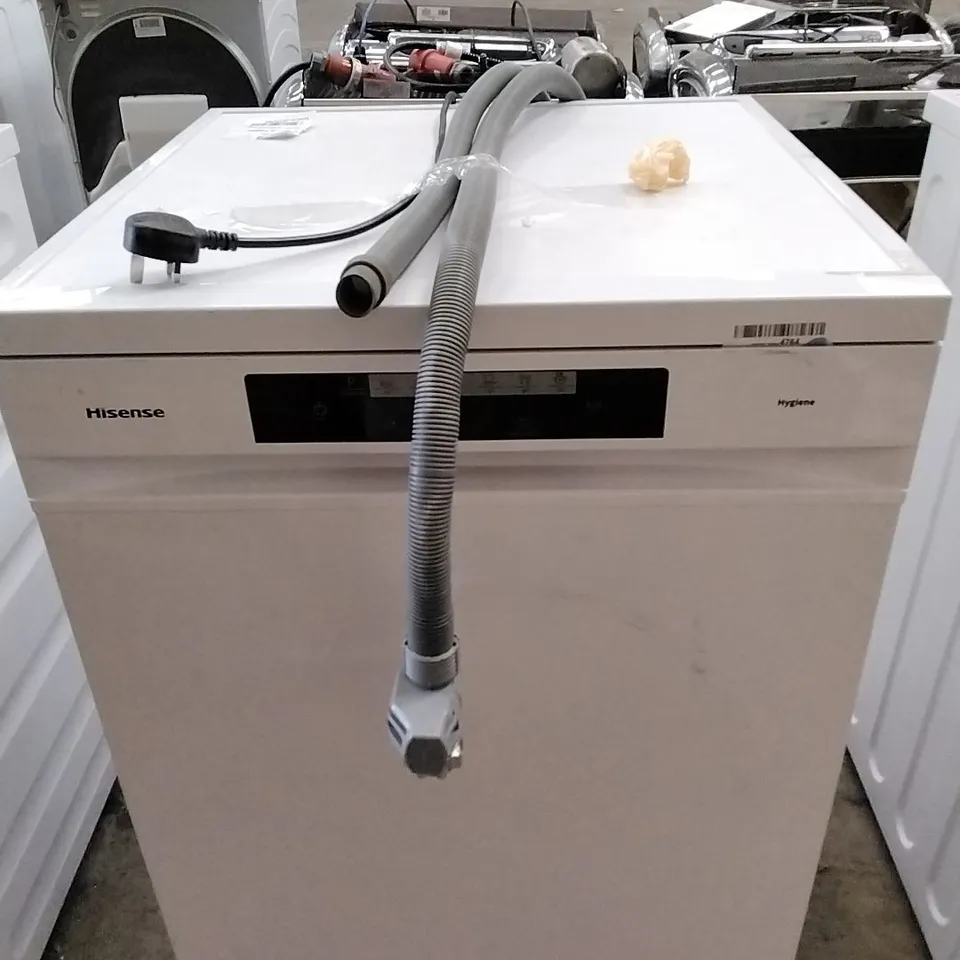 HISENSE HS642D90WUK FREESTANDING STANDARD DISHWASHER 