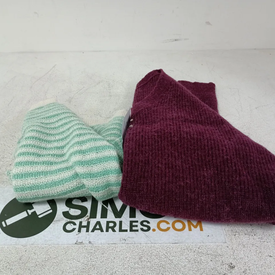 BOX OF APPROXIMATELY 15 ASSORTED CLOTHING ITEMS OF VARIOUS STYLES AND SIZES TO INCLUDE KNITIED JUMPERS ETC